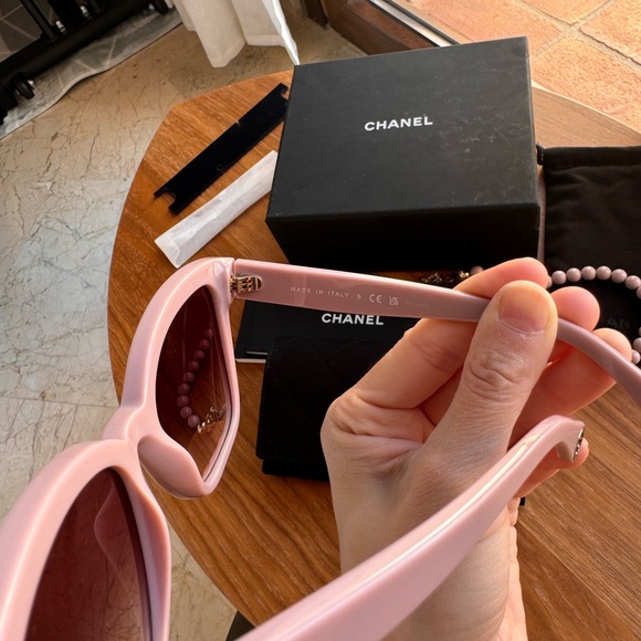 Chanel new sunglasses - Picture 7 of 10